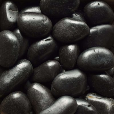black polished pebbles large 3